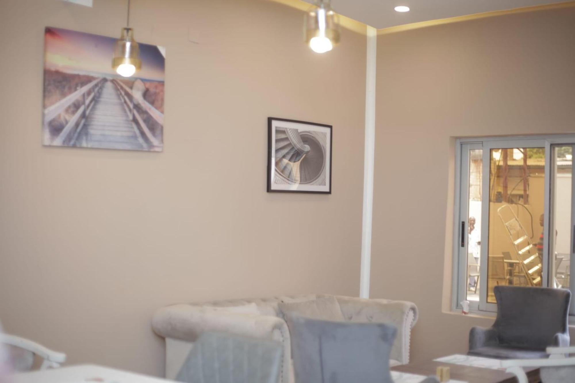 מלון Owandja House לובומבאשי מראה חיצוני תמונה